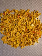 Lego Briques - Partij lego onderdelen in de kleuren geel en