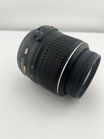 Nikon AF-S DX NIKKOR 18-55mm f/3.5-5.6G VR Objectif