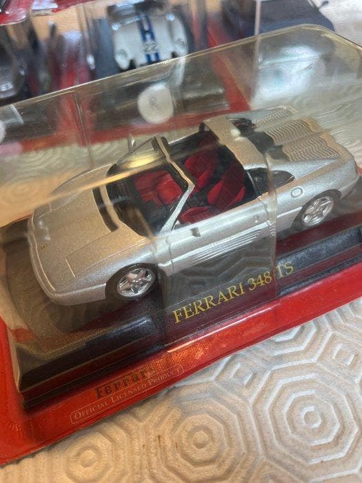 1:43 - Modelauto (14) - Ferrari assortite, Hobby & Loisirs créatifs, Voitures miniatures | 1:5 à 1:12