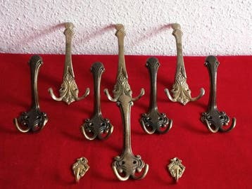 Konvolut von 10 dekorativen Wandhaken –