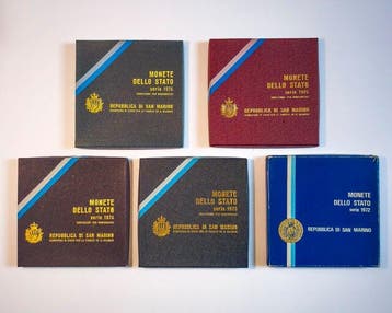 San Marino. San Marino – Divisional sets 1972-1986 – 15, Postzegels en Munten