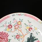 Schotel - Important plat (37,1cm) à décor d’un paon et de