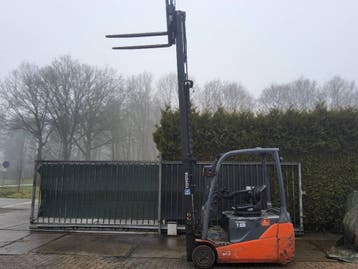 Toyota 8 FBET 18 1.8 tons heftruck 2013 8fbet18 heftruck, Zakelijke goederen, Machines en Bouw | Heftrucks en Intern transport