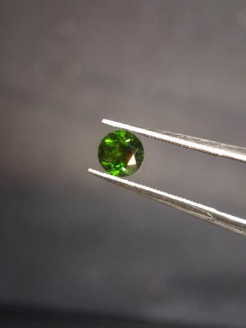 Natural Diopside - 0.590 ct - round - 5mm - green - chromium, Verzenden
