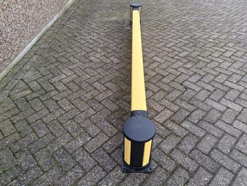 Robuuste kunststof aanrijdbescherming / wandbescherming, Ophalen