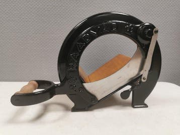 Raadvad - Ove Larsen - Broodsnijmachine - Model 294 -