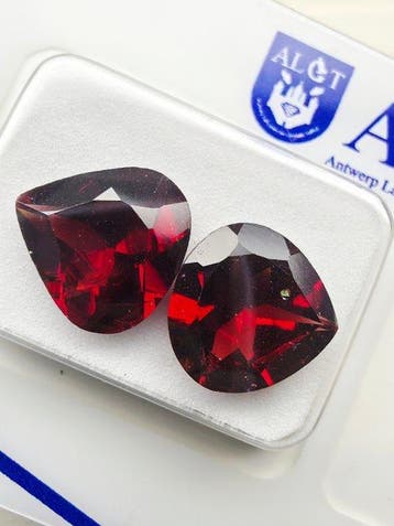 Zonder minimumprijs - 2 pcs Rood, Oranje Granaat - 6.37 ct -