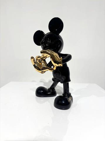 Van Apple - Mickey With Love