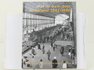 Met de trein door Nederland 1947–1986 – spoorwegfotograf, Ophalen of Verzenden, Nieuw