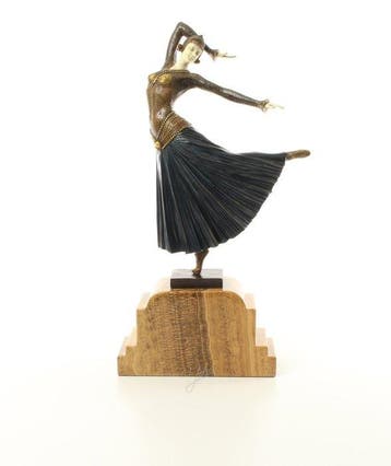 sculptuur, Beautiful Cold Painted Bronze Sculpture “Ayouta”