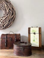 Kist (3) - Stoere Hout met lederen details wijn/sieraden