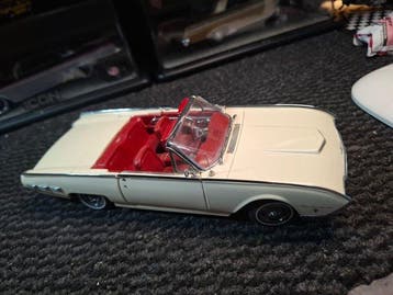 Danbury Mint 1:24 - Model cabriolet - 1962 Ford Thunderbird, Nieuw