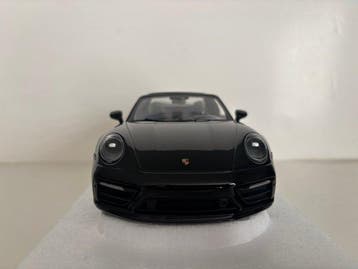 Minichamps 1:18 - Coupé miniature - Porsche 911 (992) Targa