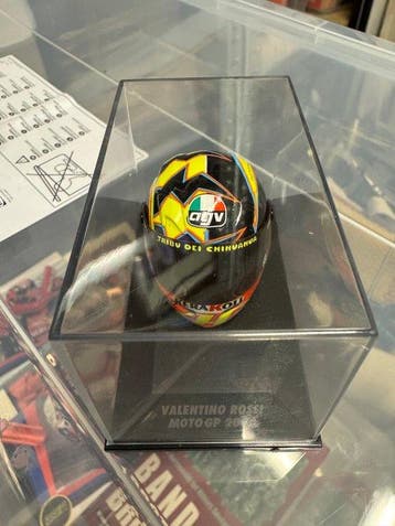 Minichamps 1:8 - Voiture miniature - Helmet Valentino Rossi