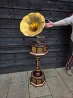 XL Floor Standing - Octogonal Gramophone, Antiquités & Art