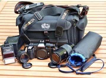 Minolta 5000 mit 2 Objektiven, Blitz und Tasche | Single, Nieuw