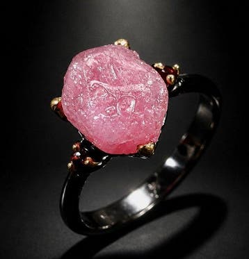 925 zilver, zwart gerhodineerd, 5 ct robijn, granaat - Ring