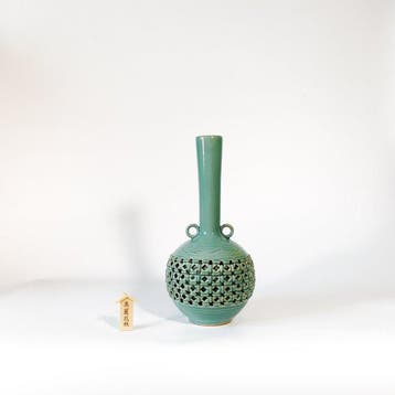 Vaas - Goryeo celadon - Japan - Opengewerkte Goryeo-vaas