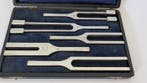 Hartmann - set of tuning forks - - Instruments de musique -