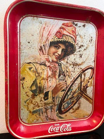 Vintage Coca-Cola serveerblad met dame aan stuurwiel –