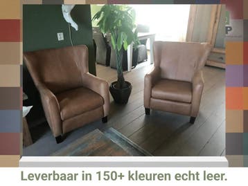 Set van 2 bruine leren oorfauteuils met houten poten -, Huis en Inrichting, Ophalen of Verzenden, Nieuw