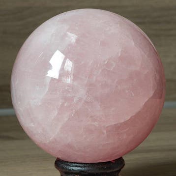 Quartz rose Grande sphère en quartz rose finement polie. -, Collections