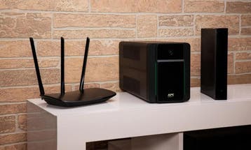 APC Back-UPS 1200 VA – BX1200MI-GR - back-upbatterij en o., Ophalen of Verzenden
