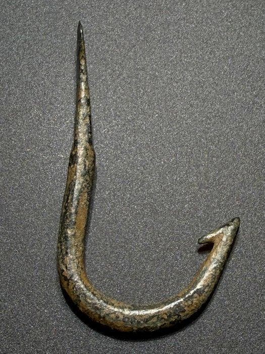 Viking periode Bronzen vishaak die uitzonderlijk goed, Antiek en Kunst, Antiek | Overige Antiek