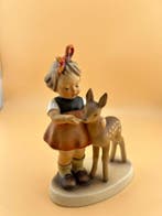 Goebel - M.I. Hummel - Figuur - Mädchen mit Rehkitz -, Antiek en Kunst