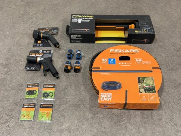 Veiling - Fiskars tuinbewatering set 12-delig, Tuin en Terras, Hand-tuingereedschap