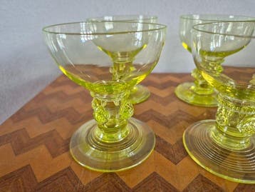 Roemer noppenglas uranium glas - Wijnglas (6) - Uraniumglas