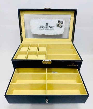 Vanessa Fodera (1981) - TIME IS MONEY – Luxury XXL Watch Box