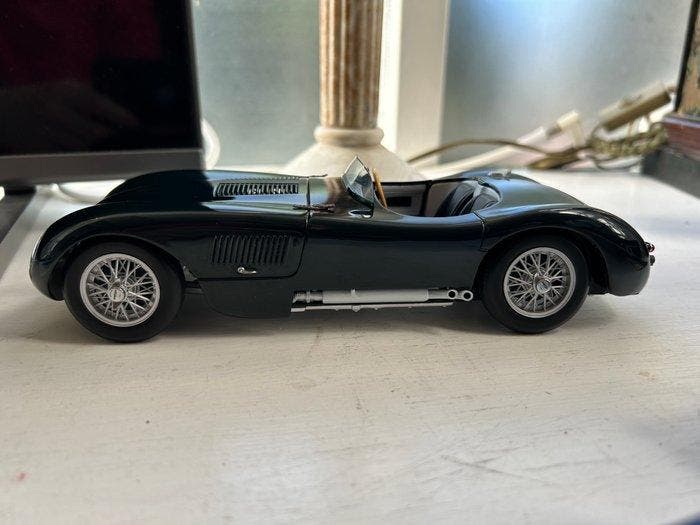 Autoart 1:18 - Modelauto - 73500 Jaguar C-Type Green - 1951, Hobby en Vrije tijd, Modelauto's | 1:5 tot 1:12