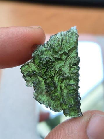 Moldaviet uit Chrášany, Zuid-Bohemen - Hoogte: 40 mm -, Verzamelen, Mineralen en Fossielen