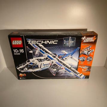 Lego Set - 42025 - Technic - Cargo Plane – Retired – Factory