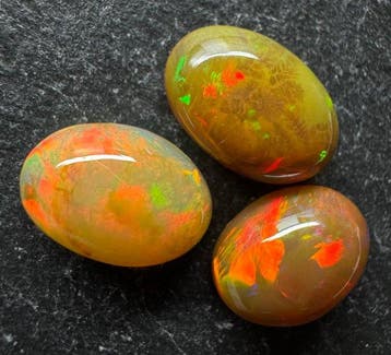 Opaal Cabochons- 1.28 g - (3), Nieuw