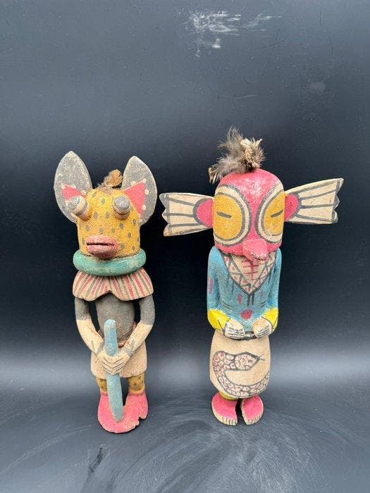 2 poppen in de Hopi-kachina-stijl - Hout - V.S. - Achyuta, Antiek en Kunst, Kunst | Niet-Westerse kunst