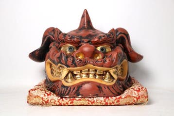Gilt-Fanged Red and Black Shishigashira Lion Mask - Beeldje