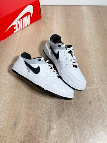 Nike - Sneakers - Maat: EU 38.5 - Nieuw met tags