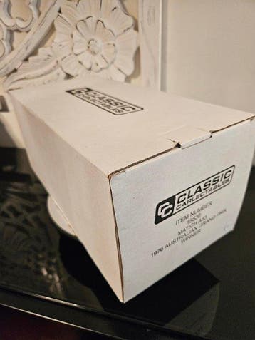 Classic Carlectables 1:18 - Voiture miniature - Lola T332, Nieuw