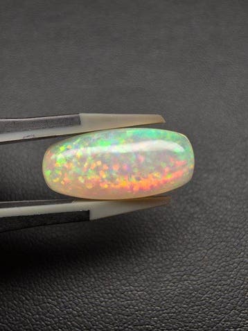 5.41cts Natural White Opal Cabochon - Hoogte: 21 mm -