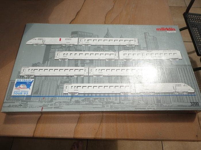 Märklin H0 - 3700 - Treinstel (1) - 8-delig ICE BR 401,, Hobby en Vrije tijd, Modeltreinen | H0
