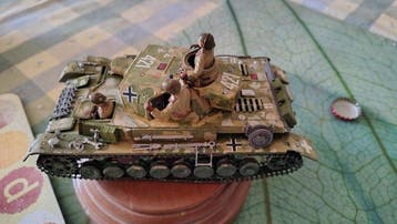 1:35 - Model militair voertuig (2) - Sd.Kfz.251/1, Nieuw