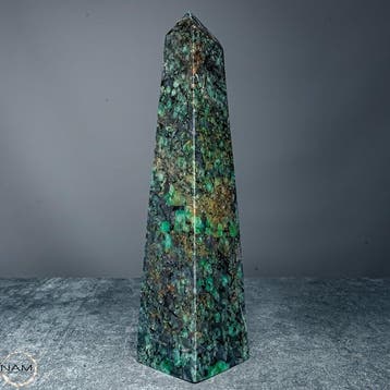 Majestueus smaragdobelisk uit de legendarische Muzo-mijn –, Verzamelen