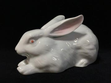Fine Japanese Vintage Arita Ware Fine Porcelain White Rabbit