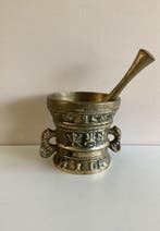 Vijzel en stamper (2) - Decoratief - Brons
