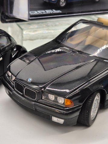 Modellautos-Set – Konvolut aus vier klassischen, Hobby & Loisirs créatifs