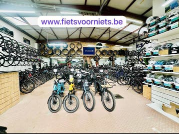 Grote magazijnverkoop van fietsen en Ebikes
