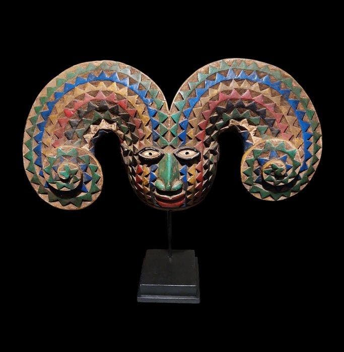 Prachtige helm - Yoruba - Nigeria (Zonder minimumprijs), Antiek en Kunst, Kunst | Niet-Westerse kunst