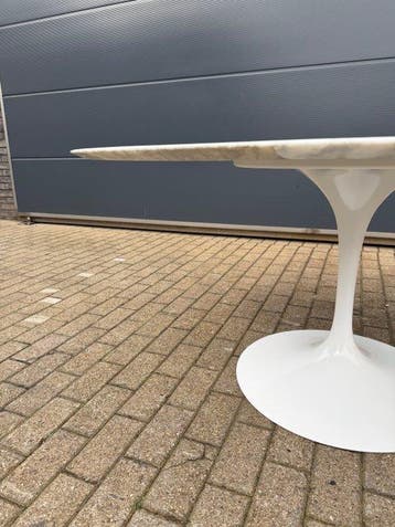 Knoll - Eero Saarinen - Eettafel - Tulip table - Carrara